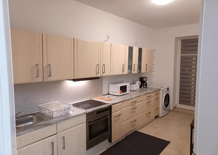 Chic Bei Zoo & Klinik Апартаменты *