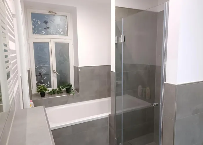 Chic Bei Zoo & Klinik Апартаменты *